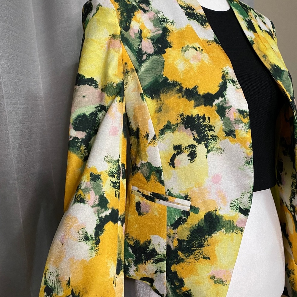 Small blazer - Picture 3 of 6